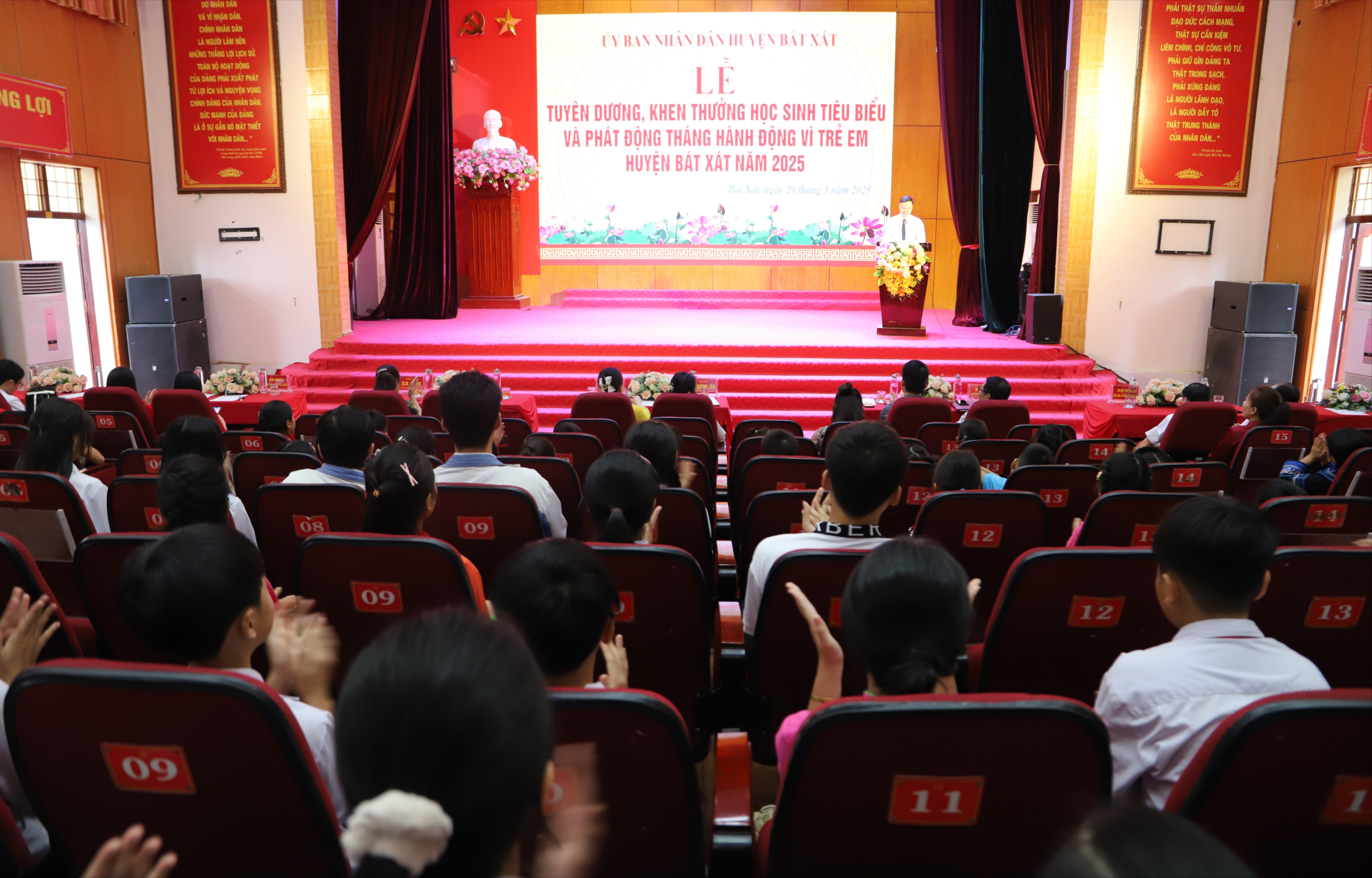 Quang cảnh buổi lễ. 01-6965.jpg