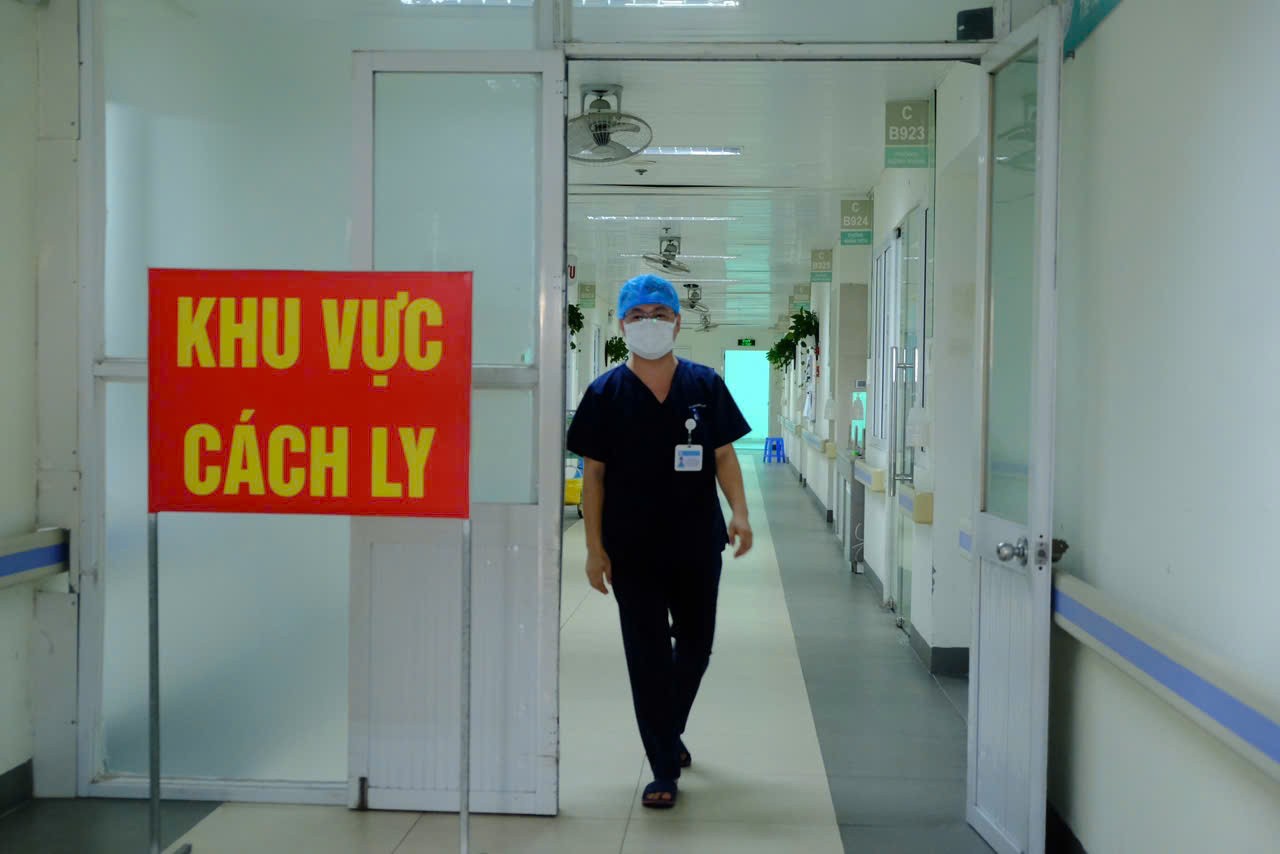 Khu vực cách ly điều trị bệnh nhân COVID-19 và các bệnh truyền nhiễm tại Bệnh viện Thanh Nhàn, Hà Nội. Khu vực cách ly điều trị bệnh nhân COVID-19 và các bệnh truyền nhiễm tại Bệnh viện Thanh Nhàn, Hà Nội.