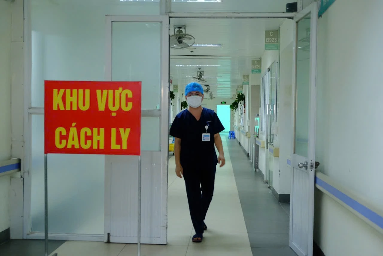 Khu vực cách ly điều trị bệnh nhân COVID-19 và các bệnh truyền nhiễm tại Bệnh viện Thanh Nhàn, Hà Nội.