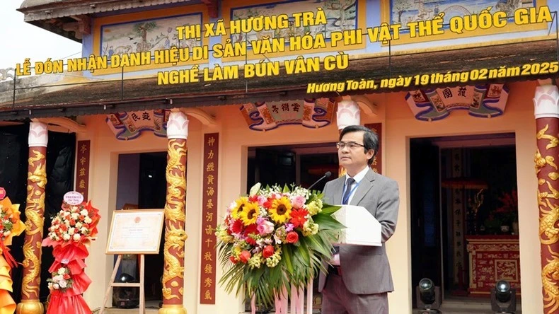 Phó Chủ tịch Ủy ban nhân dân thị xã Hương Trà Đỗ Ngọc An phát biểu tại buổi lễ.