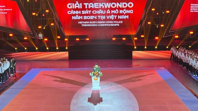 Bộ Trưởng Công an Lương Tam Quang phát biểu tại lễ khai mạc.