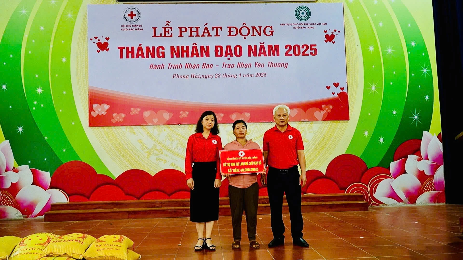 ho-ngheo-duoc-ho-tro-tien-lam-nha-ctd.jpg