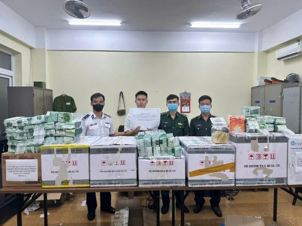 Cơ quan chức năng bắt giữ đối tượng Lý Thành Hữu cầm đầu đường dây.