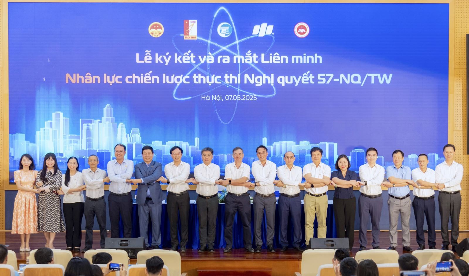 Lễ ký kết liên minh nhân lực Chiến lược thực thi Nghị quyết 57-NQ/TW. Ảnh: VA Lễ ký kết liên minh nhân lực Chiến lược thực thi Nghị quyết 57-NQ/TW. Ảnh: VA