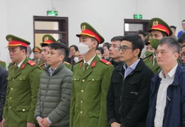 Các bị cáo tại tòa. Ảnh: CTV