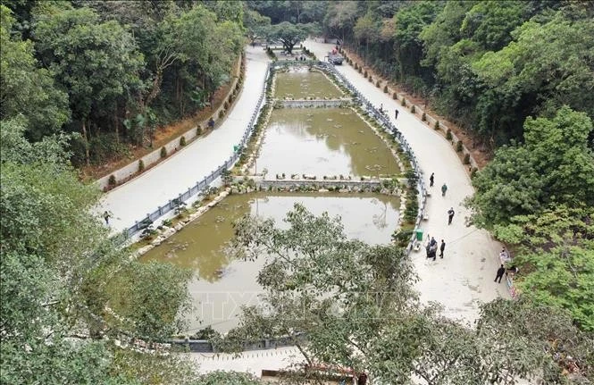 Việc cải tạo ao sen trước Đền Giếng sẽ là điểm nhấn về cảnh quan tại Giỗ Tổ Hùng Vương - Lễ hội Đền Hùng 2025.