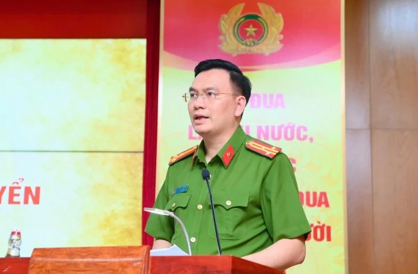 Đại diện lãnh đạo Công an tỉnh Quảng Ninh thông tin về quá trình đấu tranh chuyên án.