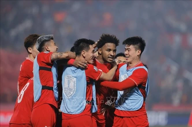 Các cầu thủ Việt Nam ăn mừng bàn thắng mở tỷ số của Xuân Son ở phút 59. Ảnh: Minh Quyết/TTXVN