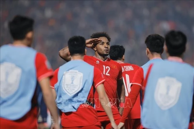 Pha ăn mừng của cầu thủ Nguyễn Xuân Son, mở tỷ số 1-0 cho đội tuyển Việt Nam. Ảnh: Minh Quyết/TTXVN