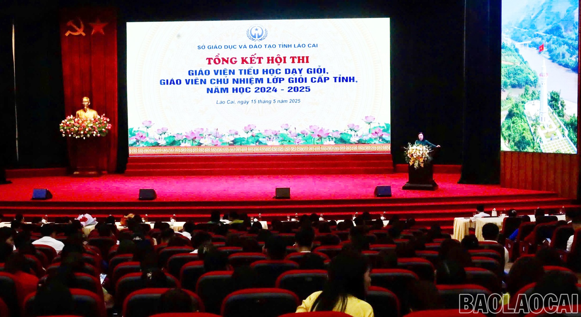 Quang cảnh chương trình tổng kết. quang-c-nh.jpg