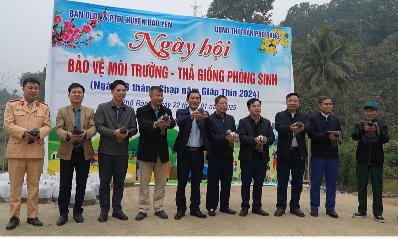 Phóng sinh chim bồ câu. cac-dai-bieu-phong-sinh-chim-bo-cau.jpg