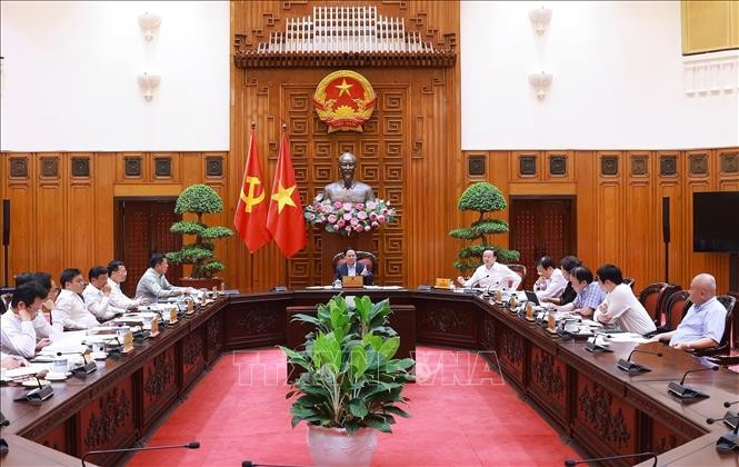 Thủ tướng Phạm Minh Chính chủ trì cuộc họp về tình hình triển khai tuyến đường sắt trọng điểm. Ảnh: Dương Giang/TTXVN Thủ tướng Phạm Minh Chính chủ trì cuộc họp về tình hình triển khai tuyến đường sắt trọng điểm. Ảnh: Dương Giang/TTXVN