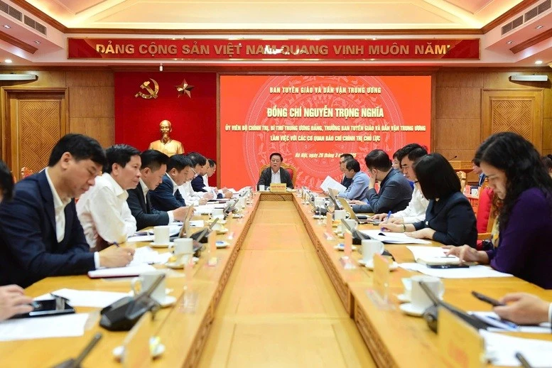 Ủy viên Bộ Chính trị, Bí thư Trung ương Đảng, Trưởng ban Tuyên giáo và Dân vận Trung ương Nguyễn Trọng Nghĩa chủ trì buổi làm việc với các cơ quan báo chí chính trị chủ lực - Ảnh: VGP/Toàn Thắng