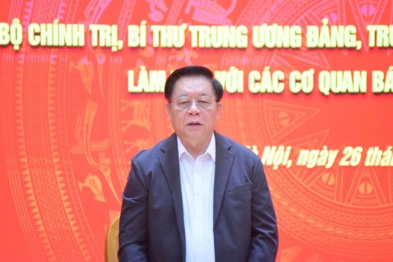 Ủy viên Bộ Chính trị, Bí thư Trung ương Đảng, Trưởng ban Tuyên giáo và Dân vận Trung ương Nguyễn Trọng Nghĩa phát biểu chỉ đạo tại buổi làm việc - Ảnh: VGP/ Toàn Thắng