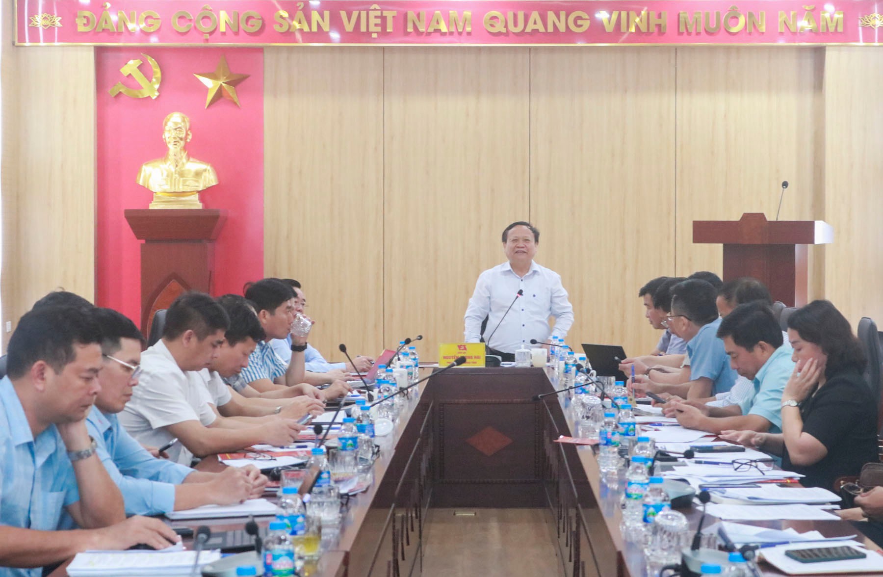 Phó Chủ tịch UBND tỉnh Nguyễn Trọng Hài phát biểu tại buổi làm việc. pho-chu-tich-ubnd-tinh-nguyen-trong-hai-phat-bieu-tai-buoi-lam-viec.jpg