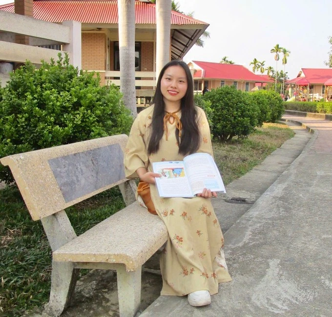 Cô sinh viên năm 3 Học viện Báo chí và Tuyên truyền Sùng Thị Phương.