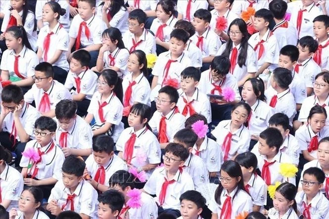 Việt Nam đang đối mặt với tình trạng "giảm sinh, thừa nam thiếu nữ". Nếu mất cân bằng giới tính khi sinh tiếp tục ở mức cao, đến năm 2034, Việt Nam sẽ thừa 1,5 triệu nam giới trong độ tuổi 15-49, con số này sẽ tăng lên 1,8 triệu vào năm 2059.