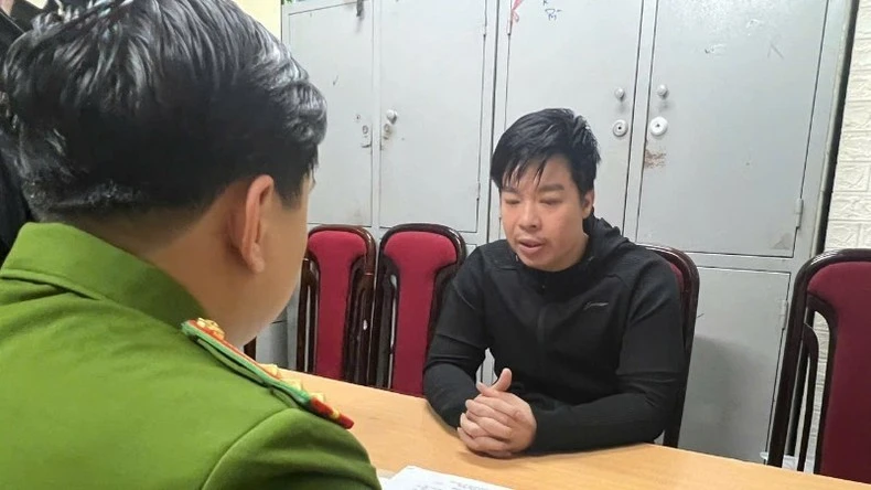 Đối tượng Đỗ Huy Hoàng tại cơ quan Công an.