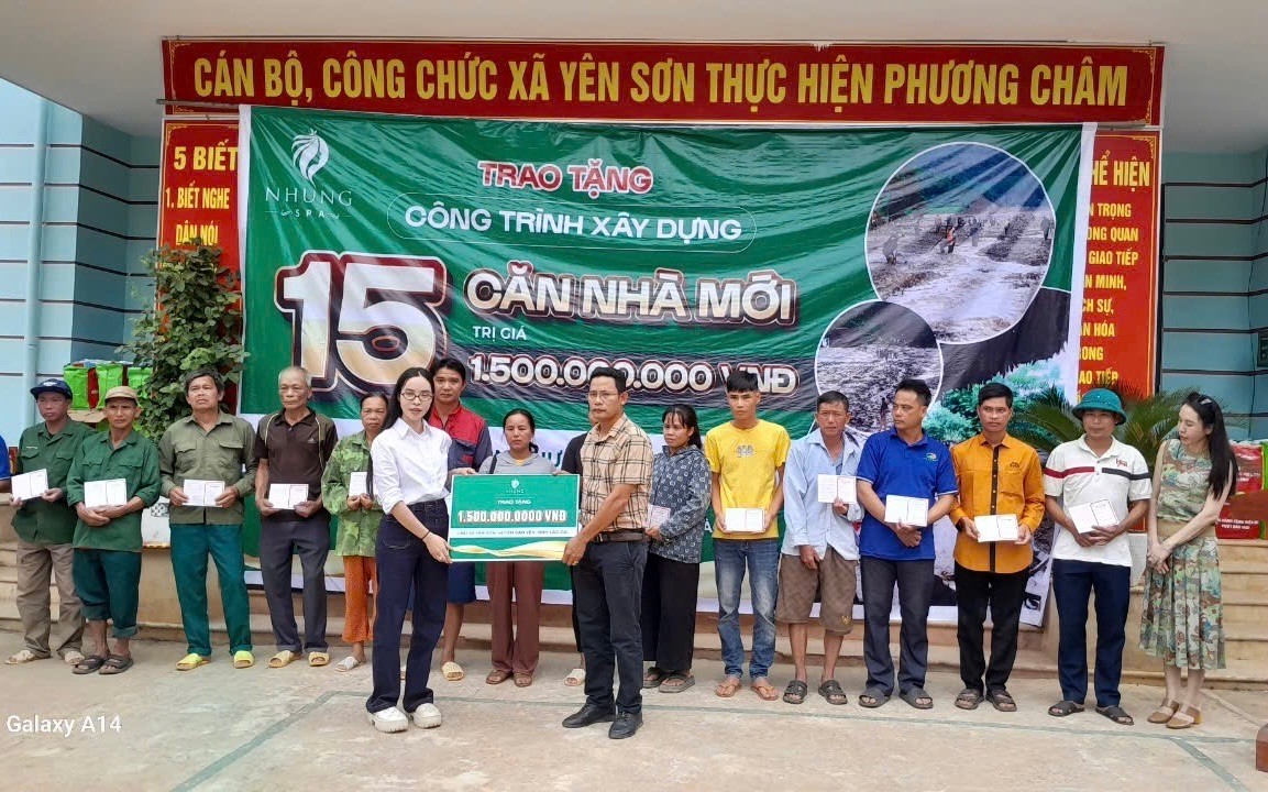 Trao hỗ trợ 1,5 tỷ đồng cho người dân xã Yên Sơn làm nhà mới. trao-ho-tro-15-ty-dong-cho-nguoi-dan-xa-yen-son-lam-nha-moi-1717.jpg