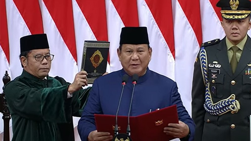 Ông Prabowo Subianto tuyên thệ tại lễ nhậm chức. nhamchuc-8919-6437.jpg