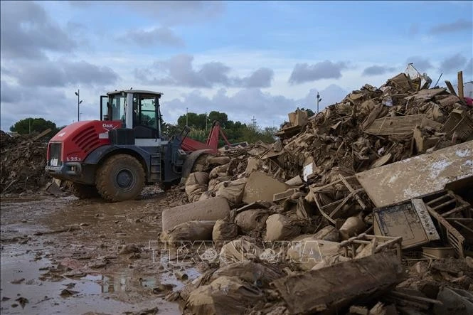 Cảnh hoang tàn sau lũ quét tại Valencia, Tây Ban Nha ngày 1/11/2024. Ảnh: THX/TTXVN