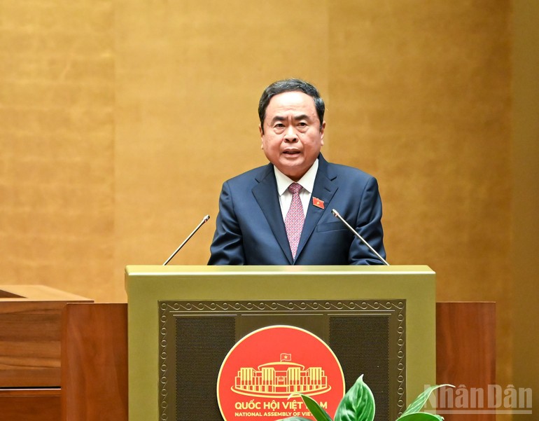 Chủ tịch Quốc hội Trần Thanh Mẫn phát biểu bế mạc Kỳ họp. Chủ tịch Quốc hội Trần Thanh Mẫn phát biểu bế mạc Kỳ họp.
