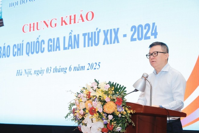 Ông Lê Quốc Minh, Chủ tịch Hội Nhà báo Việt Nam, Chủ tịch Hội đồng chung khảo, Tổng Biên tập báo Nhân dân phát biểu khai mạc. (Ảnh: Minh Quyết/TTXVN) Ông Lê Quốc Minh, Chủ tịch Hội Nhà báo Việt Nam, Chủ tịch Hội đồng chung khảo, Tổng Biên tập báo Nhân dân phát biểu khai mạc. (Ảnh: Minh Quyết/TTXVN)
