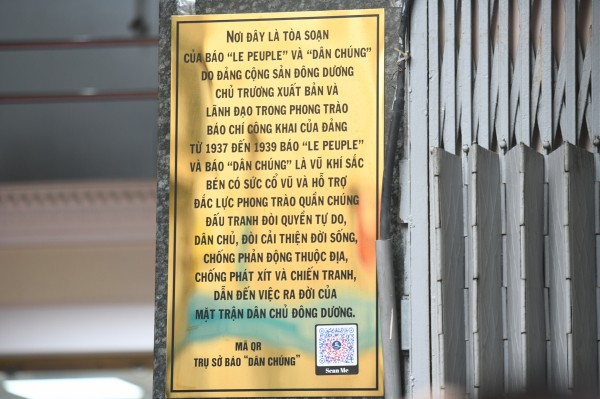 Bảng hiệu Di tích lịch sử cấp quốc gia “Trụ sở Báo Le Peuple và Báo Dân Chúng” tại quận 1, TP Hồ Chí Minh. Bảng hiệu Di tích lịch sử cấp quốc gia “Trụ sở Báo Le Peuple và Báo Dân Chúng” tại quận 1, TP Hồ Chí Minh.