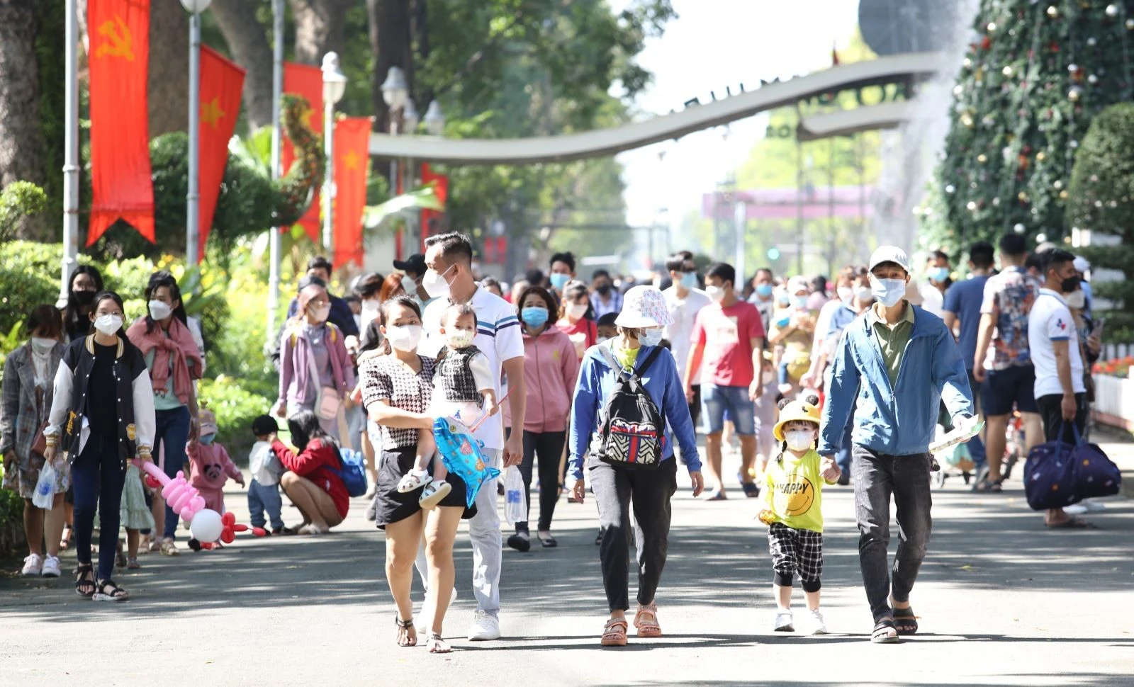 Người dân và du khách thường đến Thảo cầm viên Sài Gòn vào các dịp lễ, Tết.