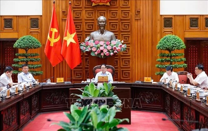 Thủ tướng Phạm Minh Chính chủ trì họp Thường trực Chính phủ về Dự thảo nghị quyết phát triển kinh tế tư nhân. Ảnh: Dương Giang/TTXVN