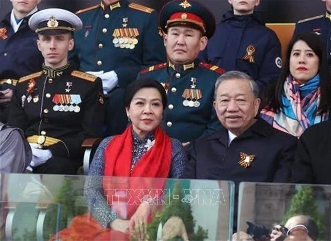 Tổng Bí thư Tô Lâm và Phu nhân dự Lễ duyệt binh Kỷ niệm 80 năm Ngày Chiến thắng trong Chiến tranh Vệ quốc vĩ đại. Ảnh: Thống Nhất - TTXVN