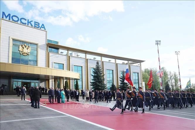 Lễ đón chính thức Tổng Bí thư Tô Lâm và Phu nhân tại sân bay Vnukovo 2, thủ đô Moskva. Ảnh: Thống Nhất/TTXVN