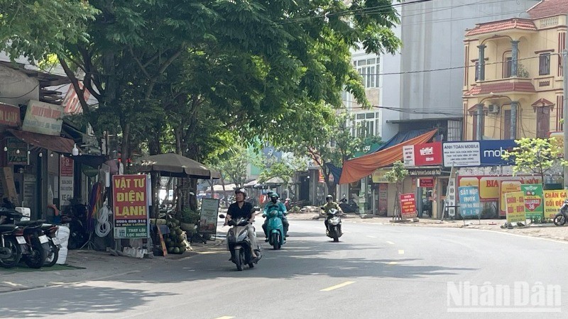 Dự báo Hà Nội ngày nắng, có nơi nắng nóng; chiều tối và đêm có lúc có mưa rào và dông. ndo-br-nangnong2-4254-4759-1633-7588.jpg