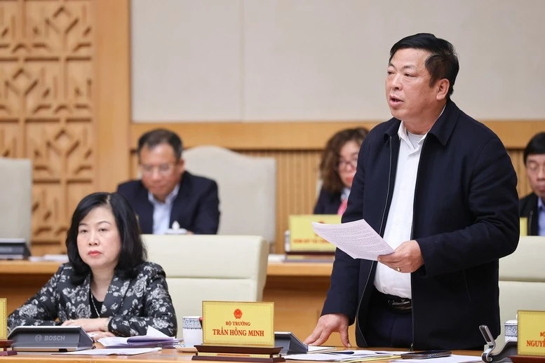 Bộ trưởng Bộ GTVT Trần Hồng Minh phát biểu tại phiên họp - Ảnh: VGP/Nhật Bắc