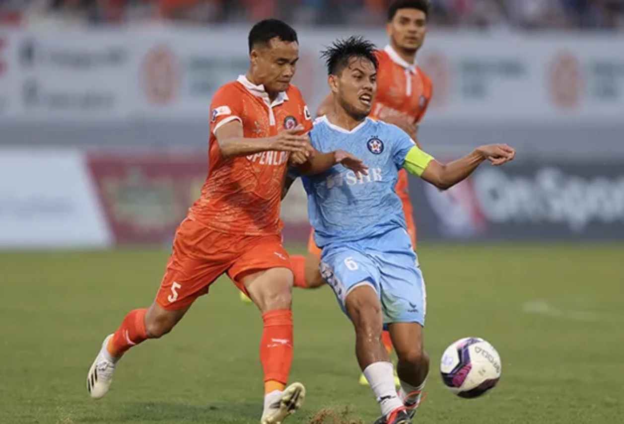 Đà Nẵng và Bình Định đang chạy đua quyết liệt cho cuộc chiến trụ hạng. Ảnh: VFF