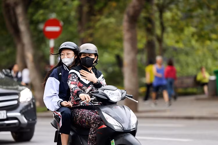 Bắc Bộ mưa rải rác, trời chuyển lạnh.