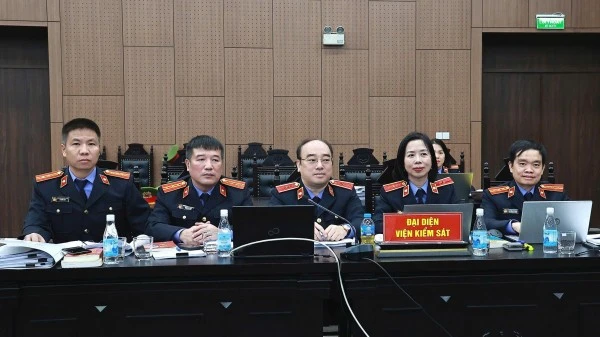 Đại diện Viện kiểm sát thực hành quyền công tố tại phiên tòa.