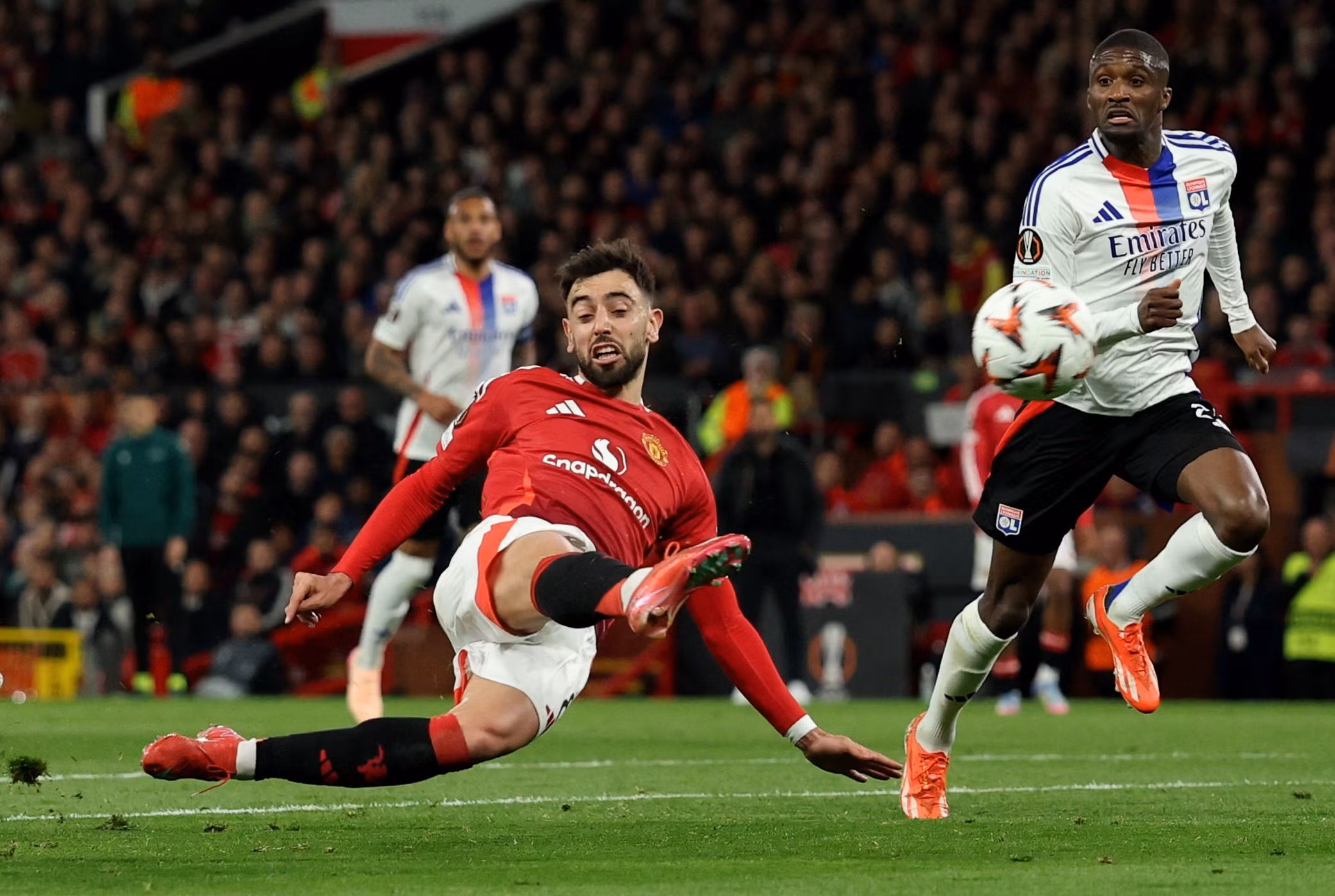 Hầu hết vị trí của MU đều chơi ấn tượng trong hiệp một.