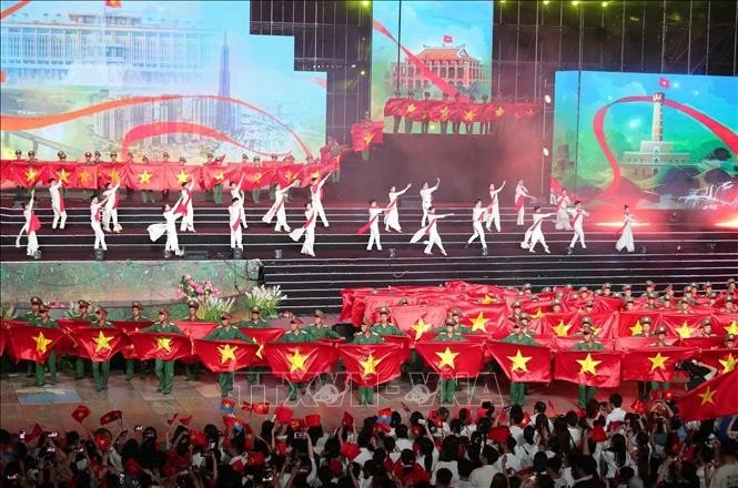 Một tiết mục trong chương trình nghệ thuật ''Hẹn ước Bắc - Nam''. Ảnh: Trọng Đức/TTXVN