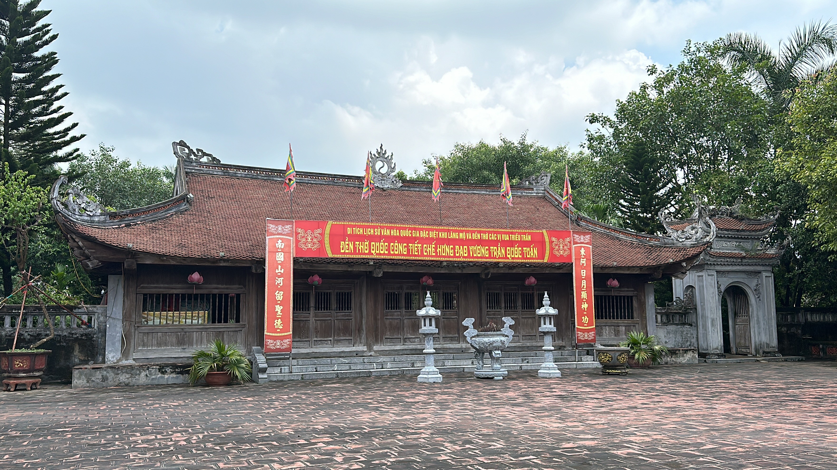 Đền thờ Quốc công tiết chế Hưng Đạo Vương Trần Quốc Tuấn tại quần thể đền Trần Thái Bình. b5.jpg