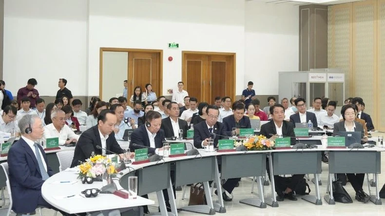 Các đại biểu dự hội thảo.