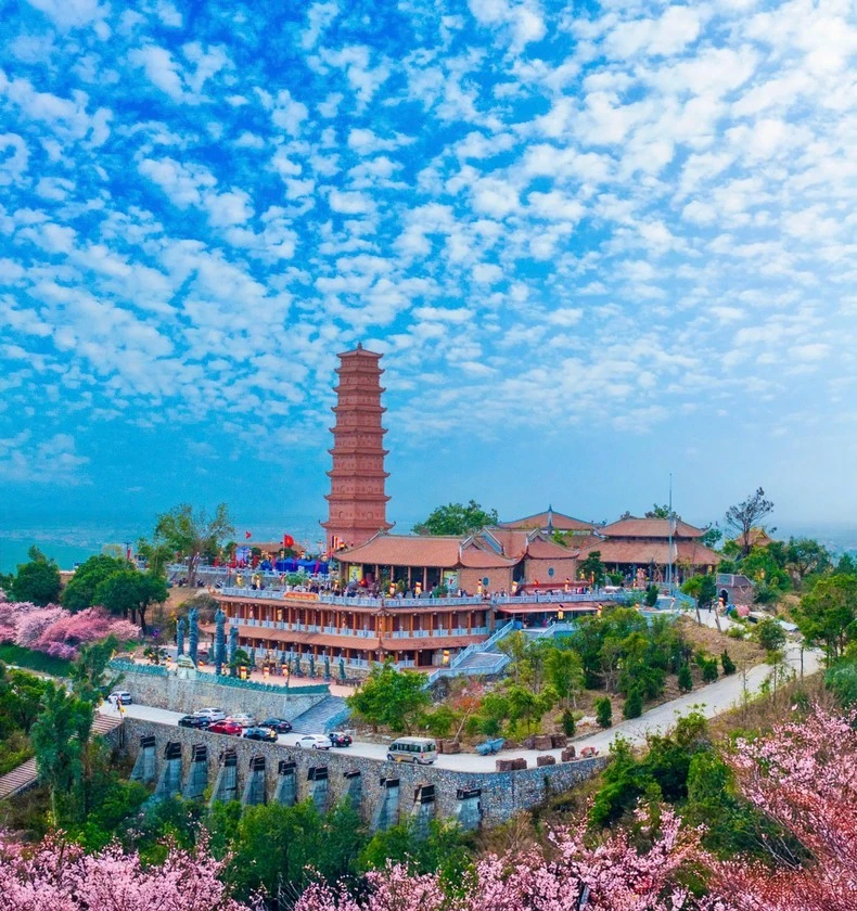 Tháp Tường Long từng được biết đến như một trung tâm văn hóa, lịch sử lớn của Việt Nam ở thế kỷ XI-XII. (Ảnh: Nguyễn Đức Nghĩa)