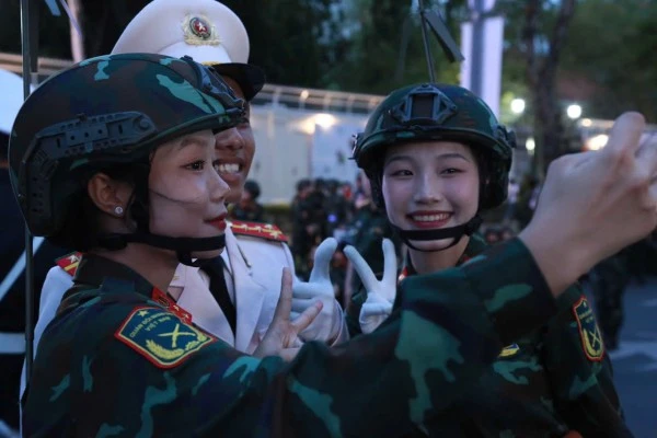 Nhưng giây phút vui tươi trước giờ diễn tập.