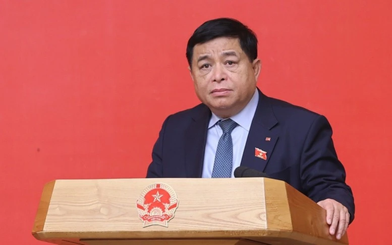 Phó Thủ tướng Chính phủ Nguyễn Chí Dũng, ủy viên Ban Thường vụ Đảng ủy Chính phủ.