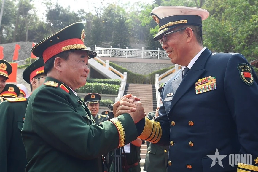 Thượng tướng Hoàng Xuân Chiến và Thượng tướng Đổng Quân tại Lễ tiễn.