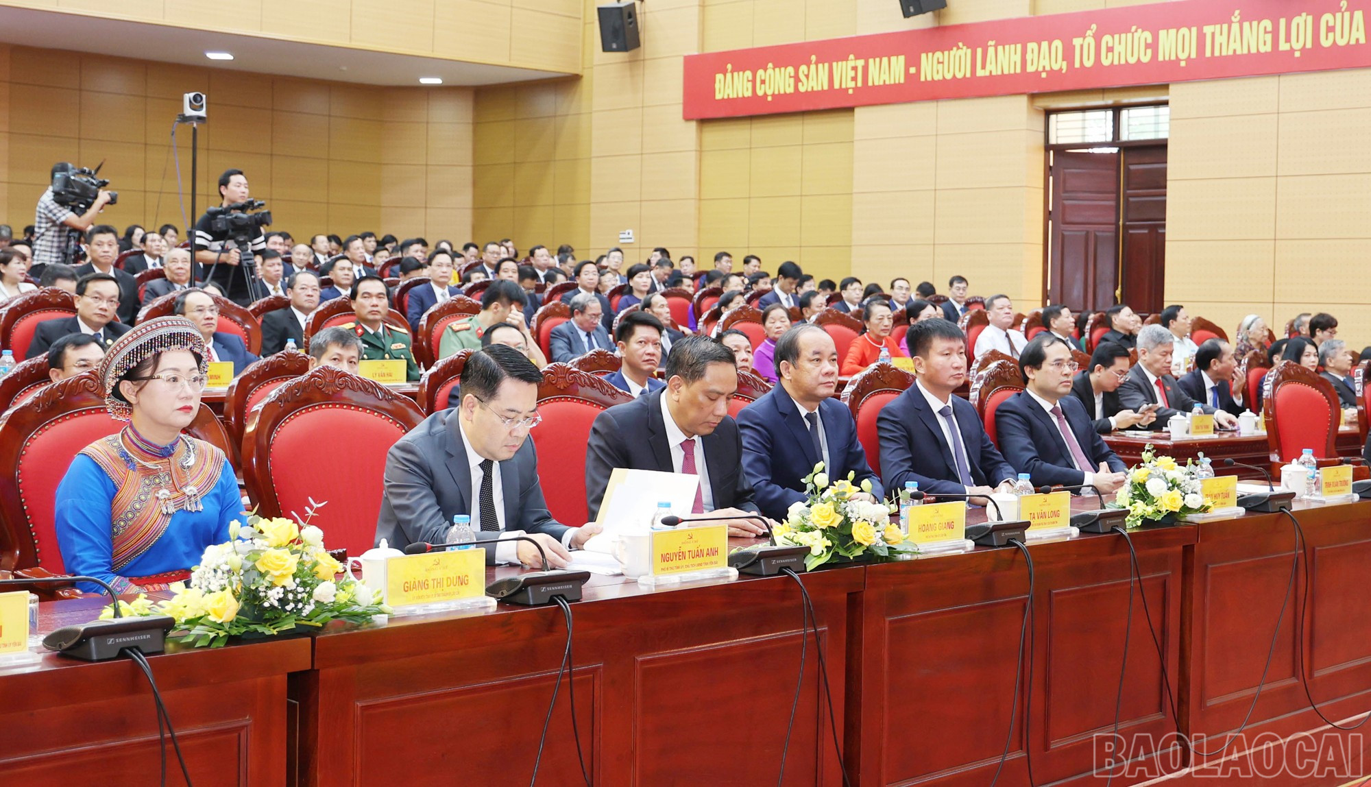 Các đại biểu dự lễ công bố. Ảnh:Thành Phú baolaocai-br_db.jpg
