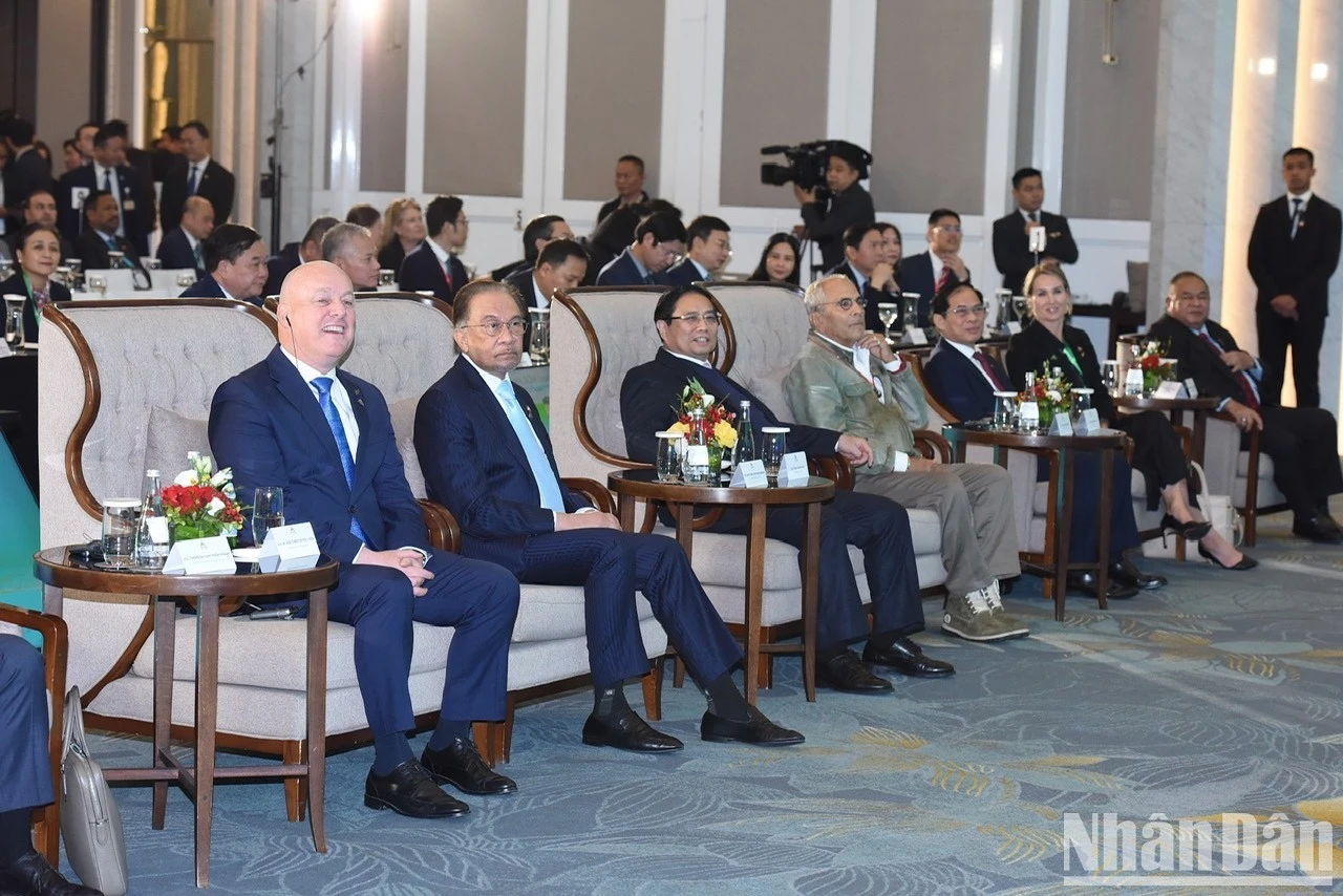 Thủ tướng Phạm Minh Chính cùng Thủ tướng Malaysia Anwar bin Ibrahim, Thủ tướng New Zealand Christopher Luxon, Tổng thống Timor-Leste José Ramos-Horta tham dự Phiên toàn thể. (Ảnh: TRẦN HẢI)