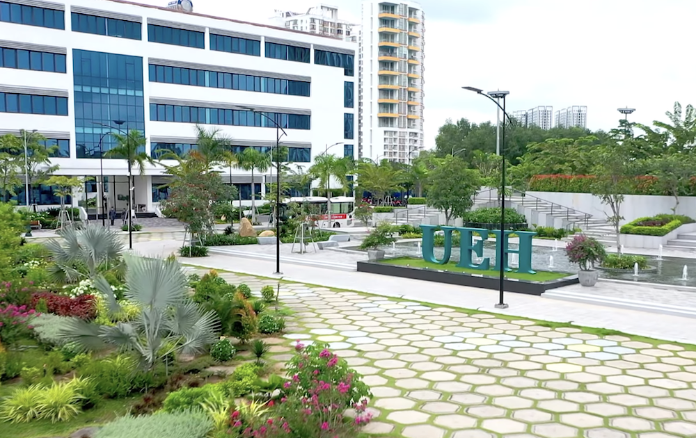 Khuôn viên Trường đại học Kinh tế Thành phố Hồ Chí Minh. 1-5258-7901.png