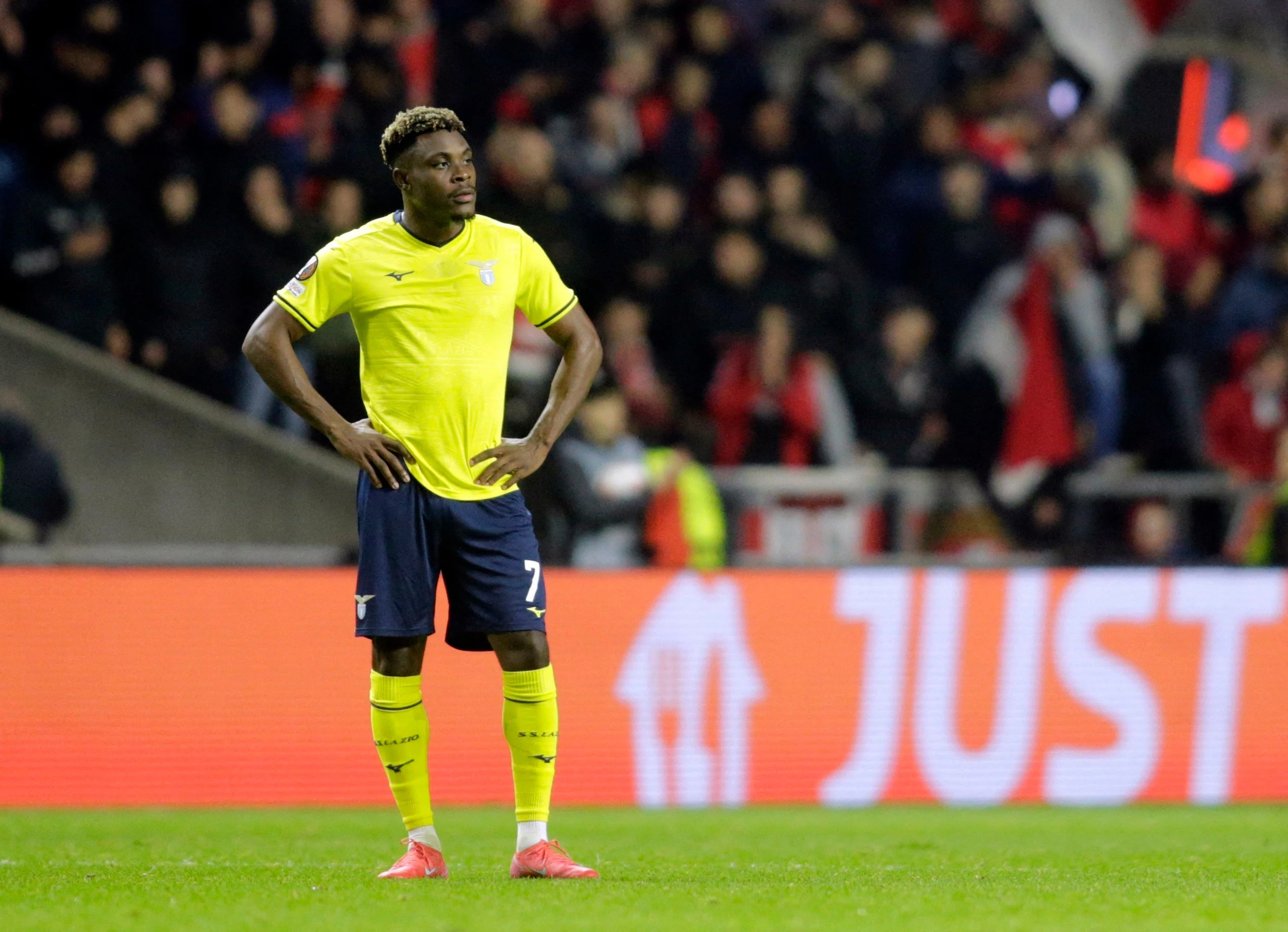 1. Lazio: Lần đầu tiên sau 7 năm, Lazio mới lại góp mặt ở vòng 16 đội Europa League. Thành tích tốt nhất của đội bóng thủ đô là vào đến tứ kết ở mùa giải 2012/13 và 2017/18.