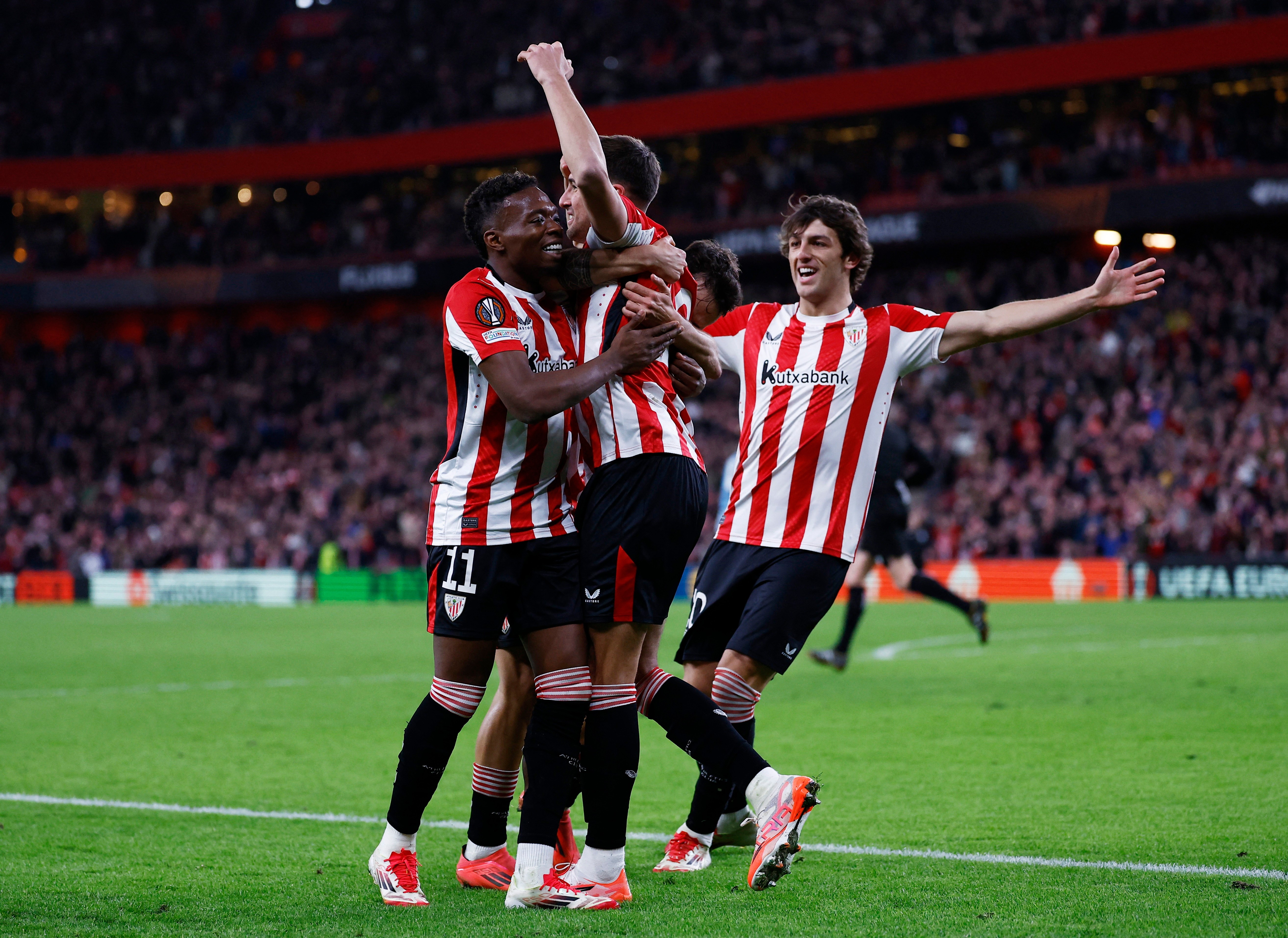 2. Athletic Bilbao: Niềm tự hào của xứ Basque lần đầu góp mặt ở vòng knock-out cúp châu Âu kể từ năm 2018. Bilbao được đánh giá là ứng viên cho chức vô địch nhờ lối chơi gắn kết cùng phong độ ấn tượng của anh em nhà Williams, Nico và Inaki trên hàng công. 2. Athletic Bilbao: Niềm tự hào của xứ Basque lần đầu góp mặt ở vòng knock-out cúp châu Âu kể từ năm 2018. Bilbao được đánh giá là ứng viên cho chức vô địch nhờ lối chơi gắn kết cùng phong độ ấn tượng của anh em nhà Williams, Nico và Inaki trên hàng công.